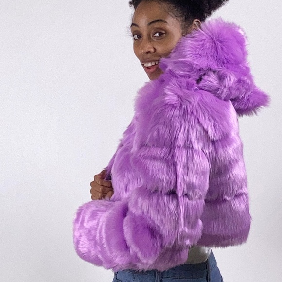 LAVENDER FAUX FUR CROP JACKET WITH HOOD - Picture 3 of 3